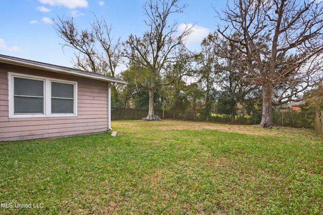 1717 Cherokee Drive, Pascagoula, MS 39581