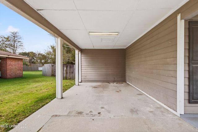 1717 Cherokee Drive, Pascagoula, MS 39581