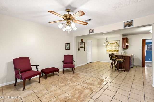 1717 Cherokee Drive, Pascagoula, MS 39581