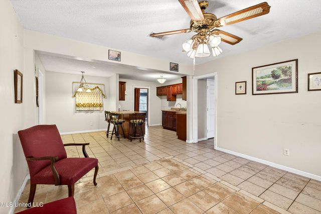 1717 Cherokee Drive, Pascagoula, MS 39581