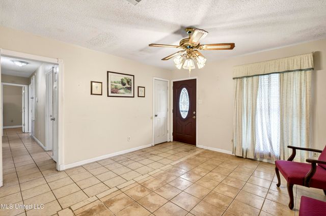 1717 Cherokee Drive, Pascagoula, MS 39581