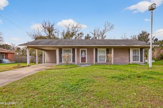 1717 Cherokee Drive, Pascagoula, MS 39581