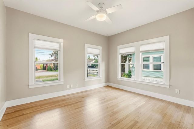 2223 Singleton Street, Houston, TX 77008