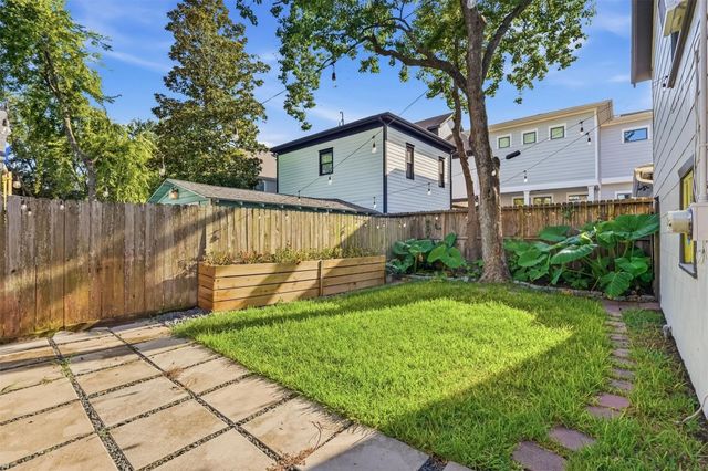 2223 Singleton Street, Houston, TX 77008