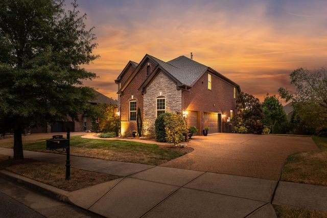 412 Victorian Park Cir, Franklin, TN 37067
