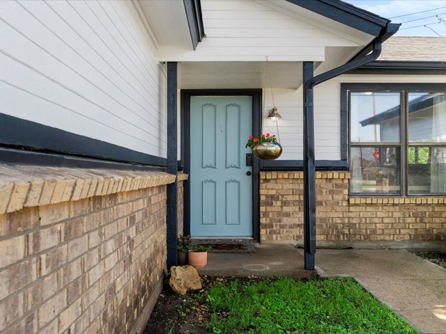 5900 Birchill Road, Watauga, TX 76148