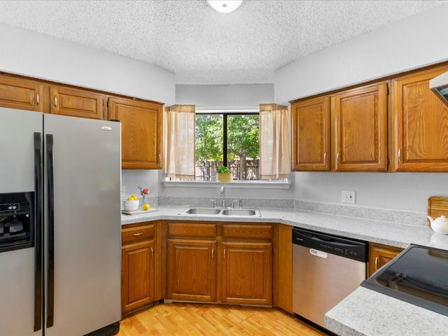 5900 Birchill Road, Watauga, TX 76148