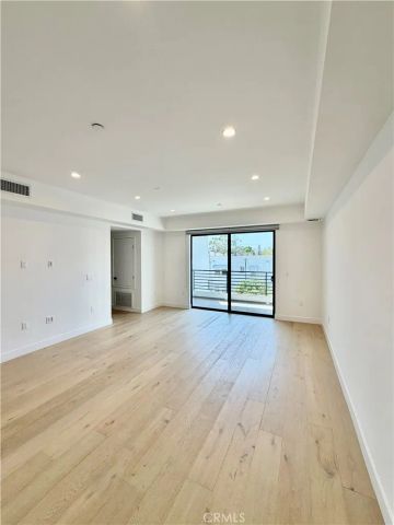 1123 S Shenandoah 303, Los Angeles, CA 90035