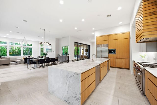78 S Badger Lodge Circle, The Woodlands, TX 77389
