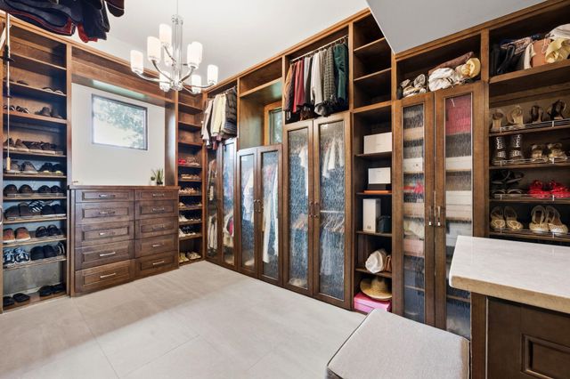 78 S Badger Lodge Circle, The Woodlands, TX 77389