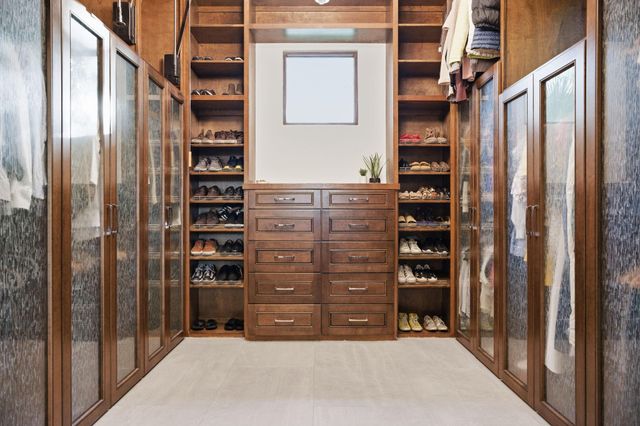 78 S Badger Lodge Circle, The Woodlands, TX 77389