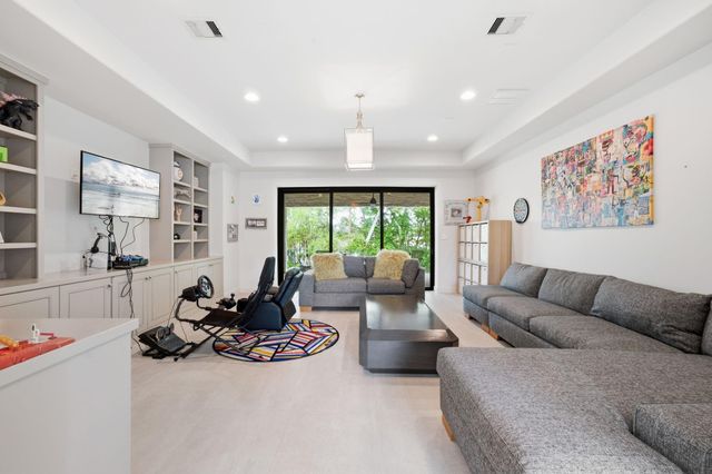 78 S Badger Lodge Circle, The Woodlands, TX 77389