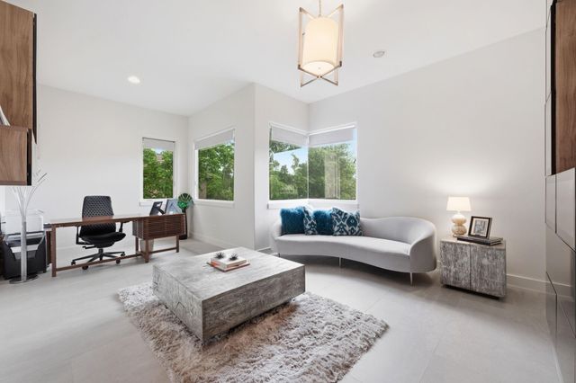 78 S Badger Lodge Circle, The Woodlands, TX 77389