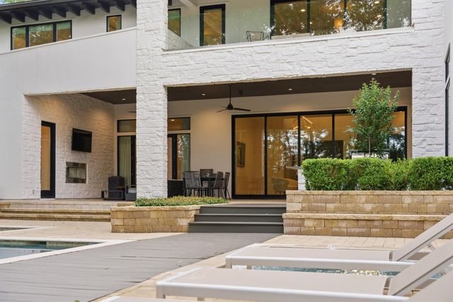 78 S Badger Lodge Circle, The Woodlands, TX 77389