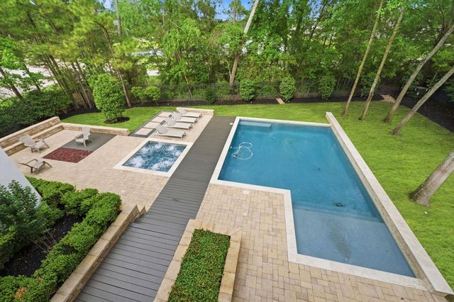 78 S Badger Lodge Circle, The Woodlands, TX 77389
