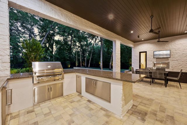 78 S Badger Lodge Circle, The Woodlands, TX 77389
