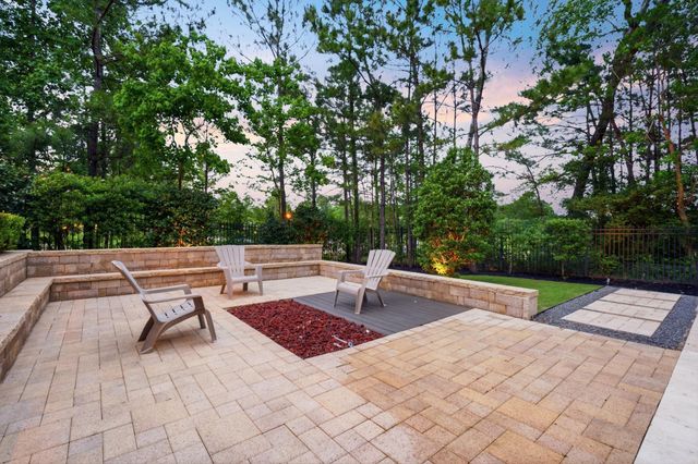 78 S Badger Lodge Circle, The Woodlands, TX 77389