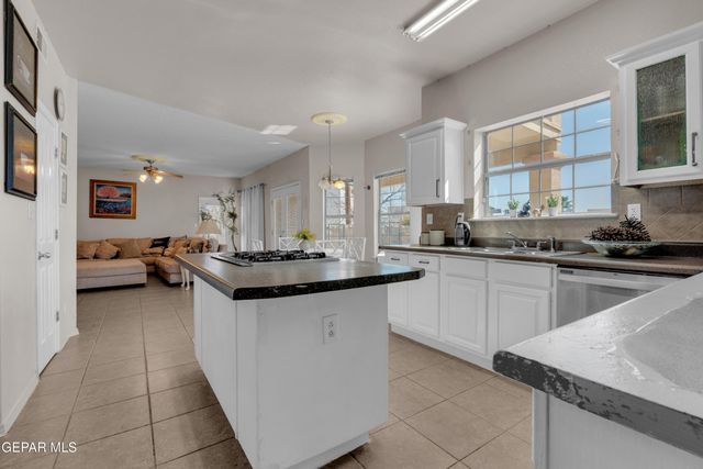 1908 SUN CHARIOT Street, El Paso, TX 79938