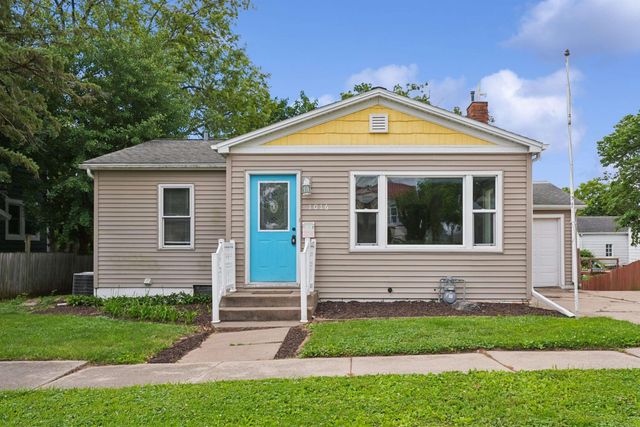 1016 W 2nd Street, Cedar Falls, IA 50613