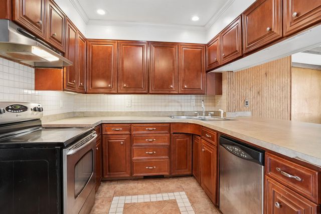 1016 W 2nd Street, Cedar Falls, IA 50613