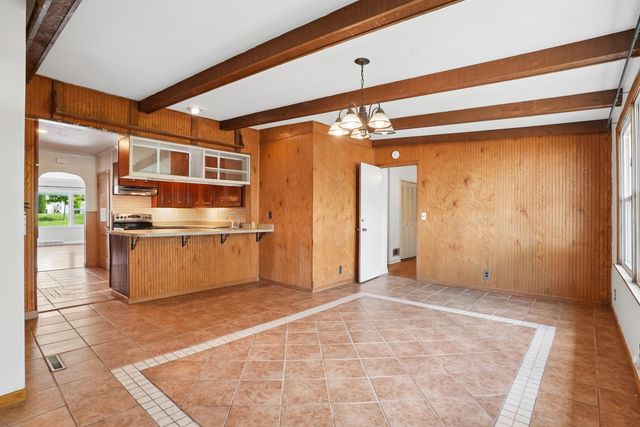 1016 W 2nd Street, Cedar Falls, IA 50613
