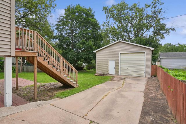 1016 W 2nd Street, Cedar Falls, IA 50613