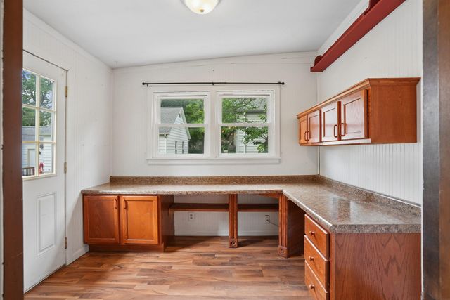 1016 W 2nd Street, Cedar Falls, IA 50613