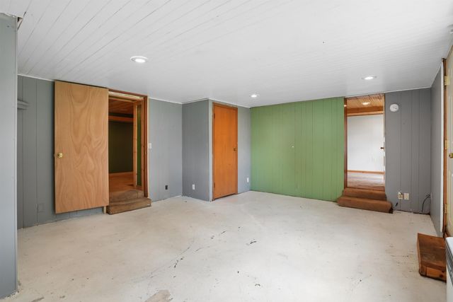 1016 W 2nd Street, Cedar Falls, IA 50613