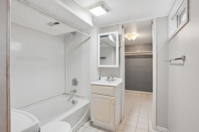 1016 W 2nd Street, Cedar Falls, IA 50613