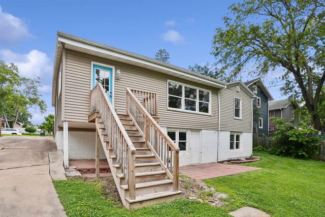 1016 W 2nd Street, Cedar Falls, IA 50613