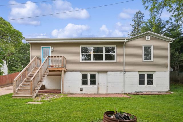 1016 W 2nd Street, Cedar Falls, IA 50613