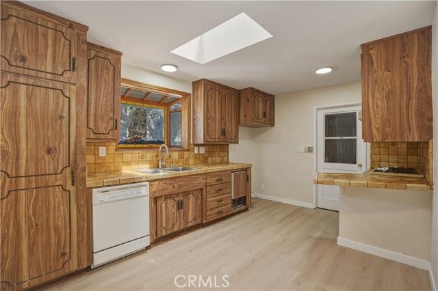 1534 Wallace, Simi Valley, CA 93065