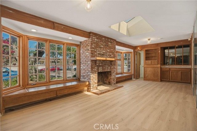 1534 Wallace, Simi Valley, CA 93065