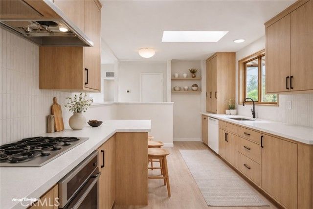 1534 Wallace, Simi Valley, CA 93065