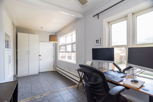2815 W FITCH Avenue, Chicago, IL 60645