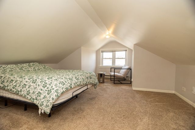 2815 W FITCH Avenue, Chicago, IL 60645