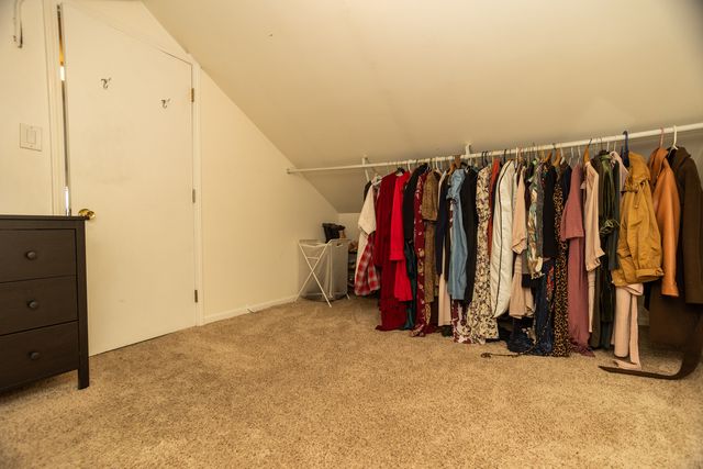 2815 W FITCH Avenue, Chicago, IL 60645