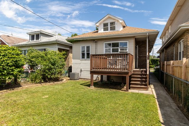 2815 W FITCH Avenue, Chicago, IL 60645