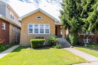 2815 W FITCH Avenue, Chicago, IL 60645