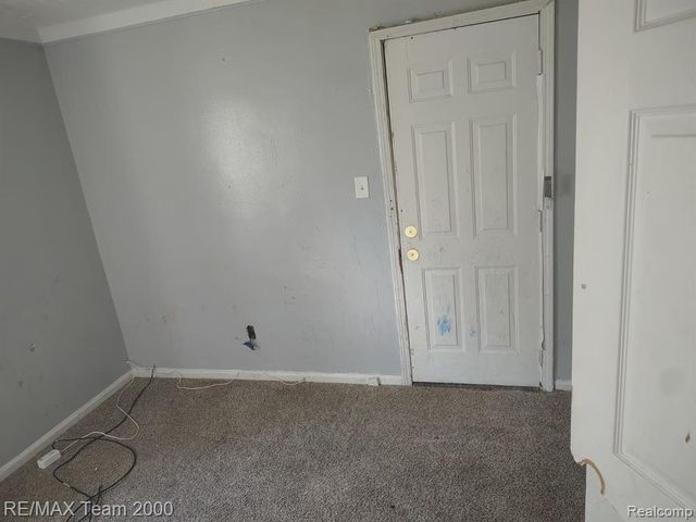 18475 Winthrop Street, Detroit, MI 48235