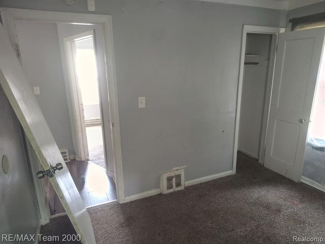 18475 Winthrop Street, Detroit, MI 48235