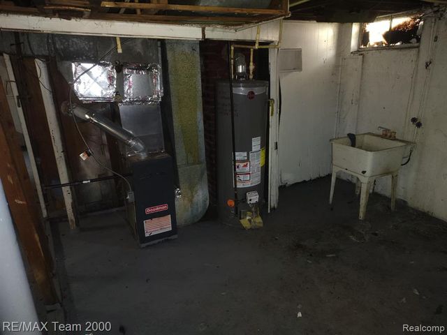 18475 Winthrop Street, Detroit, MI 48235