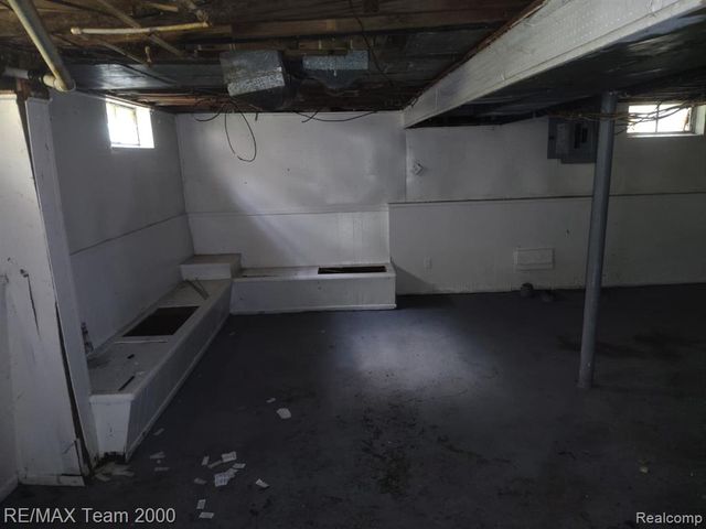 18475 Winthrop Street, Detroit, MI 48235