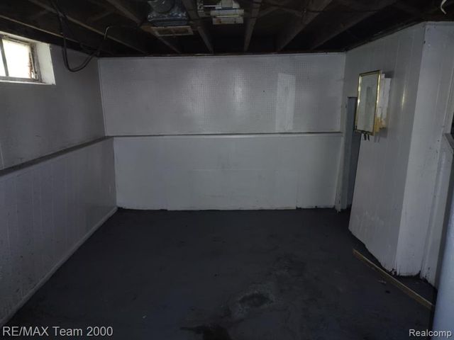 18475 Winthrop Street, Detroit, MI 48235