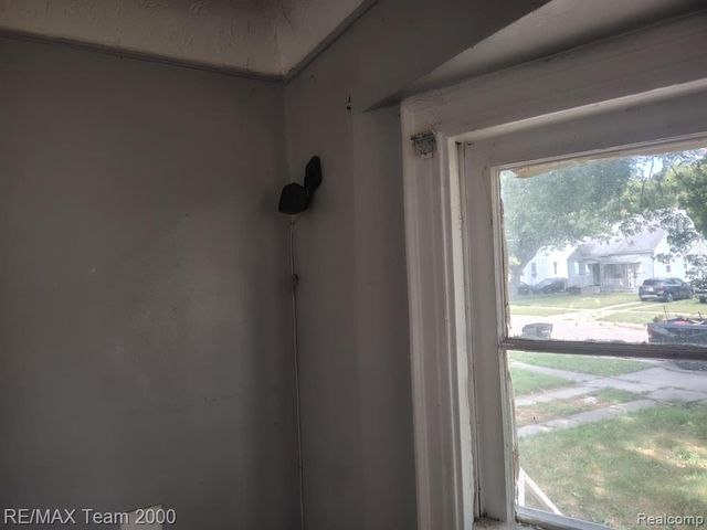18475 Winthrop Street, Detroit, MI 48235