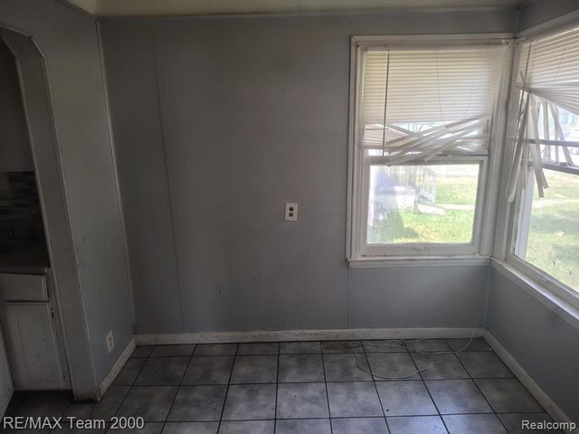 18475 Winthrop Street, Detroit, MI 48235