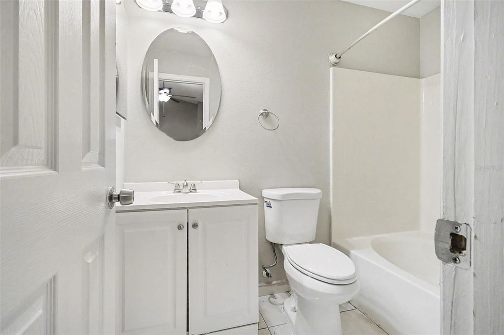 Image 13 of property listing at 1117 ROAN COURT, Kissimmee, FL 34759