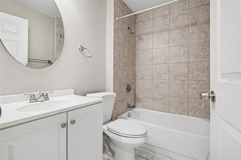 Image 18 of property listing at 1117 ROAN COURT, Kissimmee, FL 34759