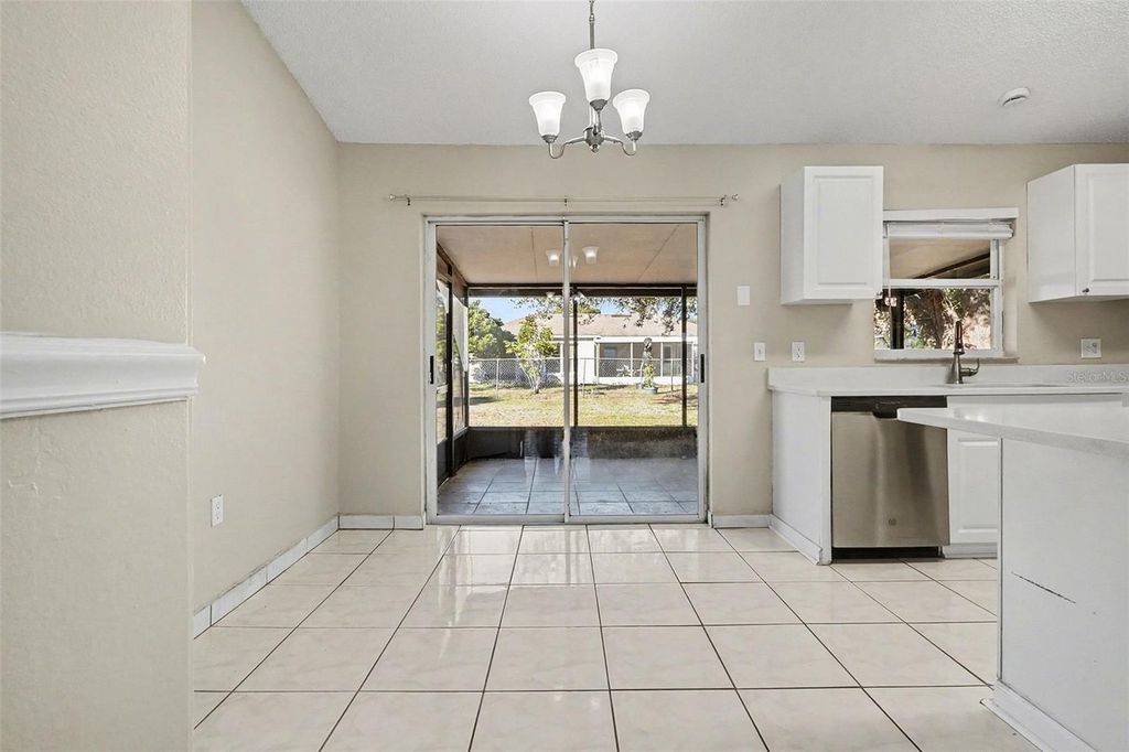 Image 7 of property listing at 1117 ROAN COURT, Kissimmee, FL 34759