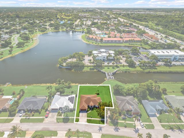 111 Meadow Woode Drive, Royal Palm Beach, FL 33411